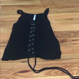 Black spaghetti strap cropped tank top